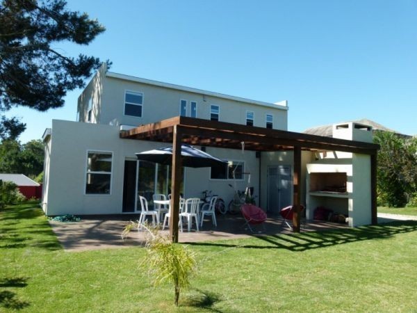 Moderna y cómoda casa en alquiler, ideal para descansar en sus vacaciones.